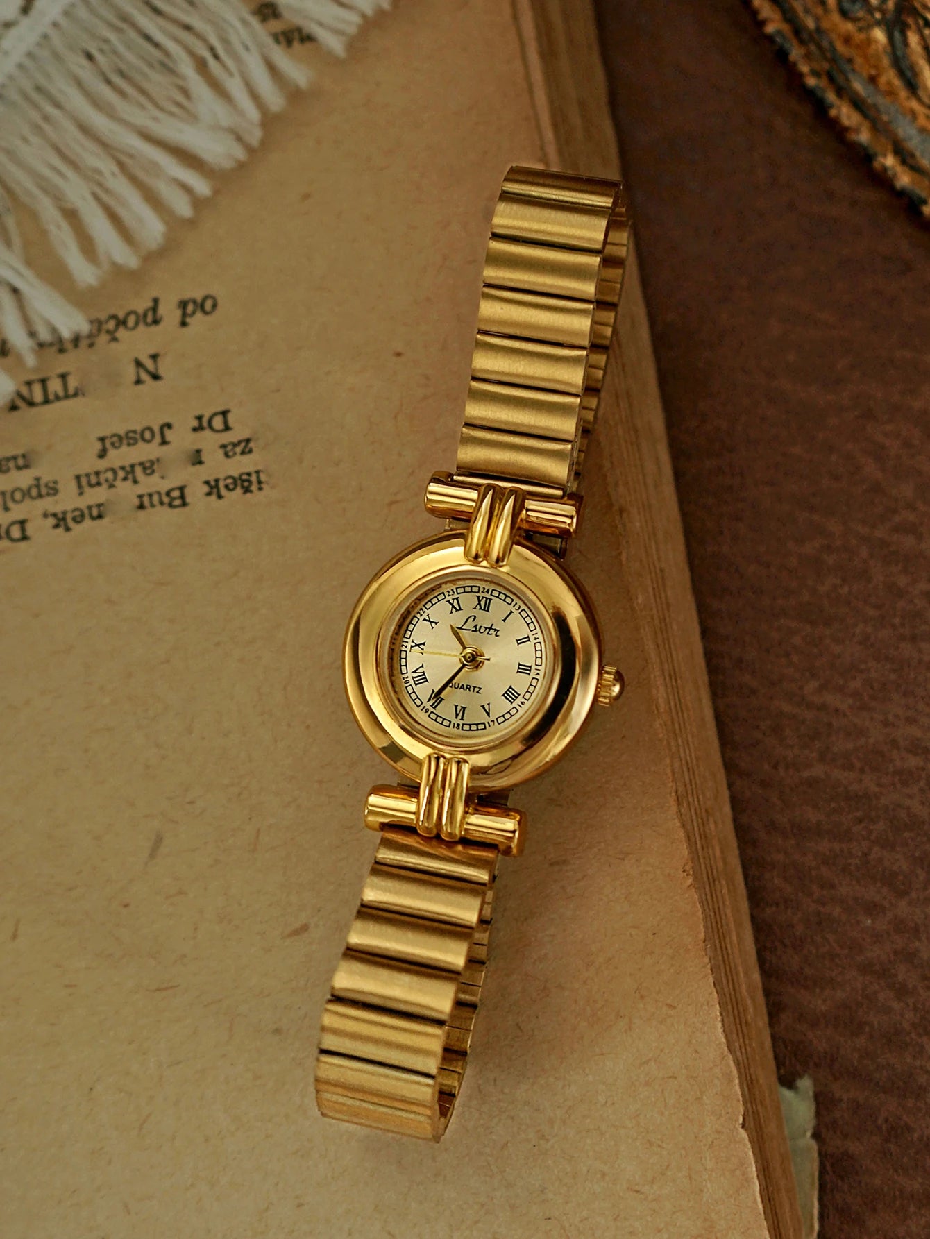 French Retro Gold Small Dial Women's Watch